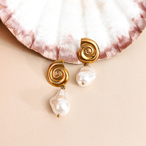 Snail Pearl Earring