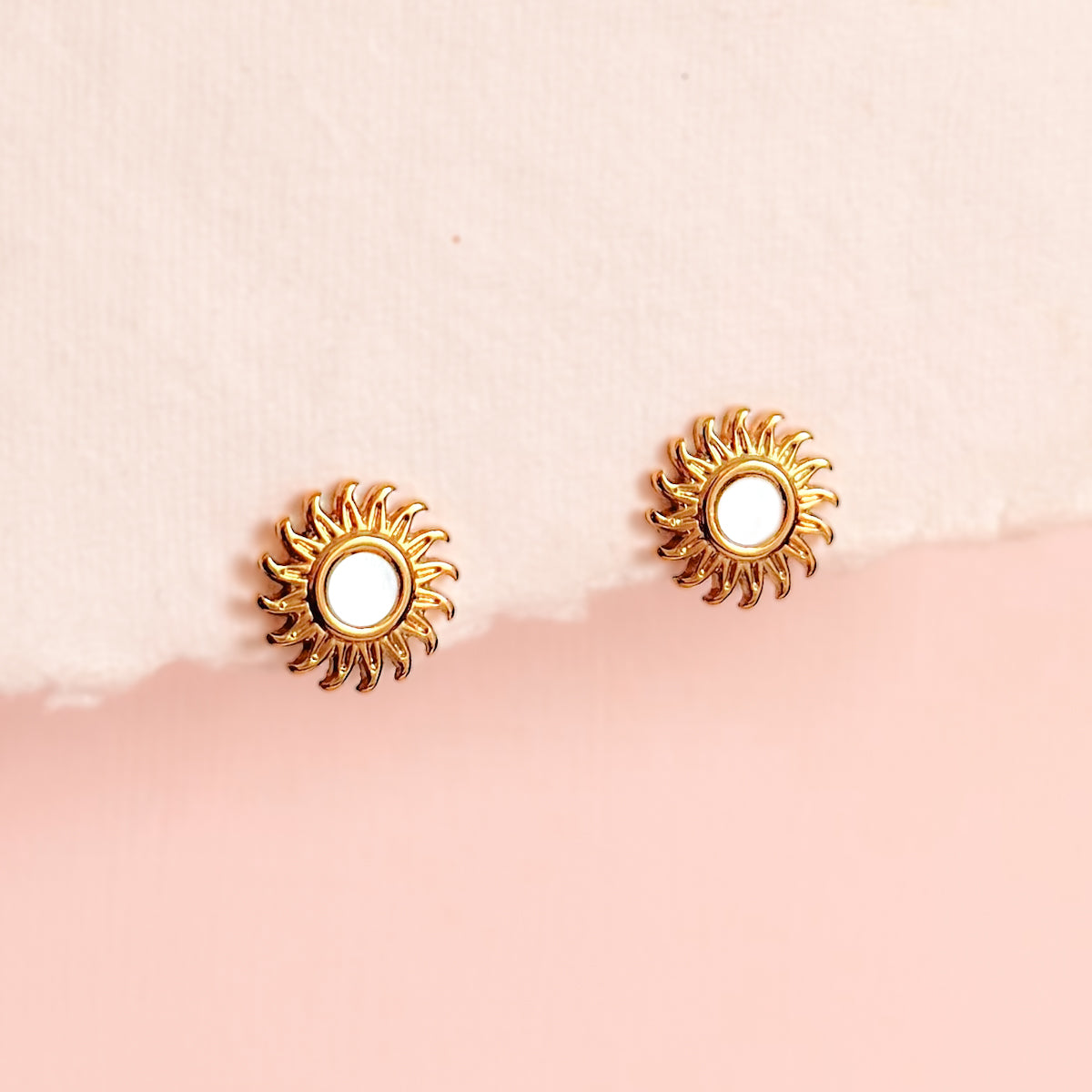 Sol de Nácar Studs