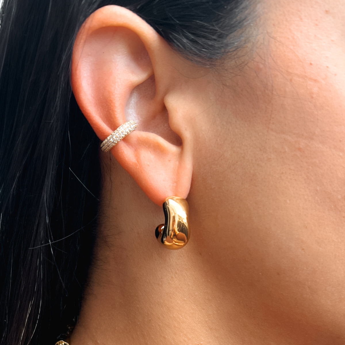 Abstract wide hoops